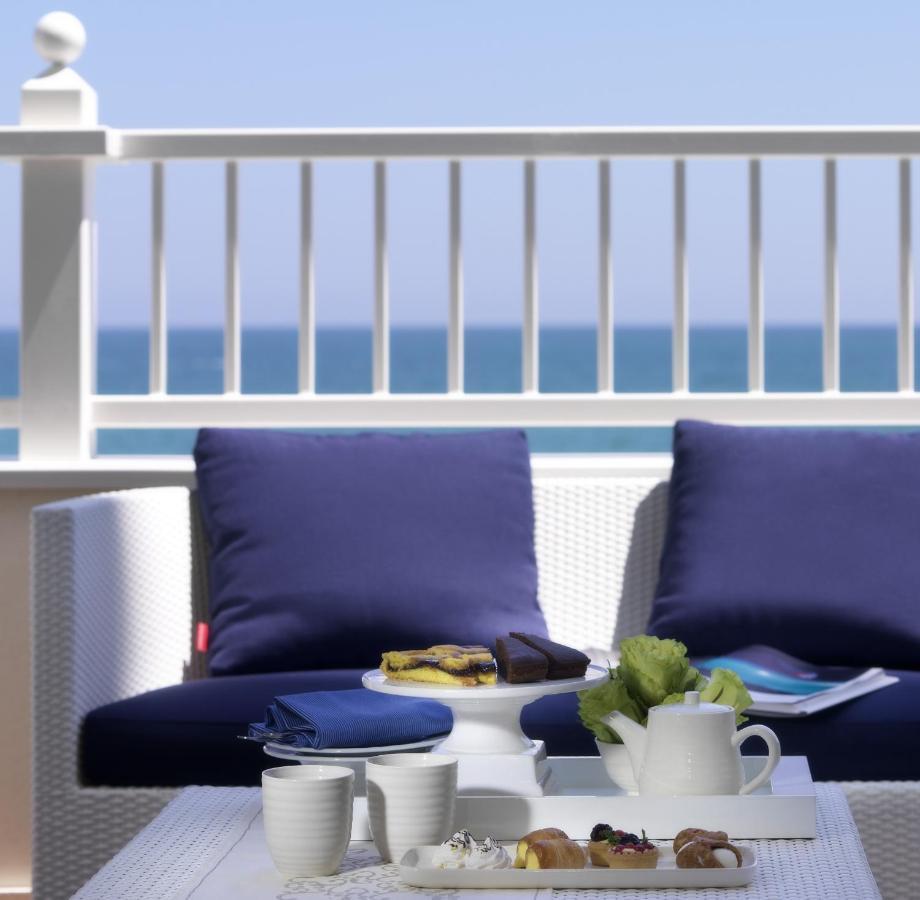 Hotel Tiffany'S Riccione Bagian luar foto