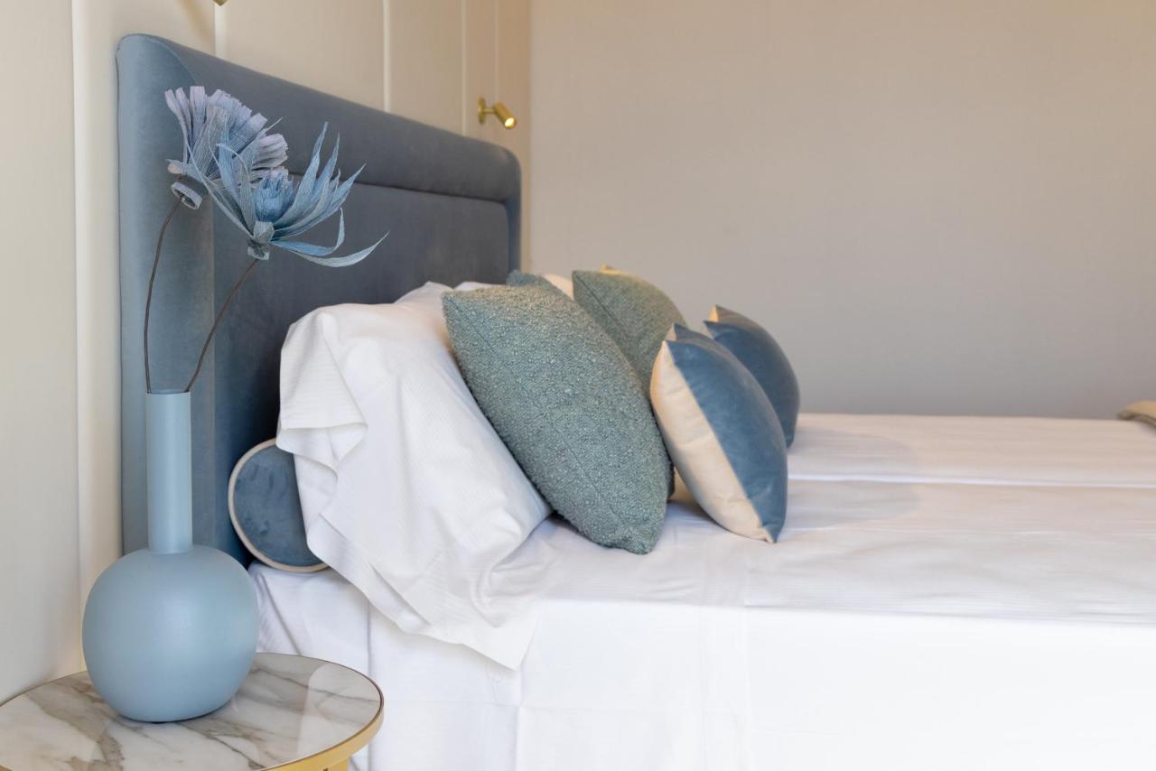 Hotel Tiffany'S Riccione Bagian luar foto
