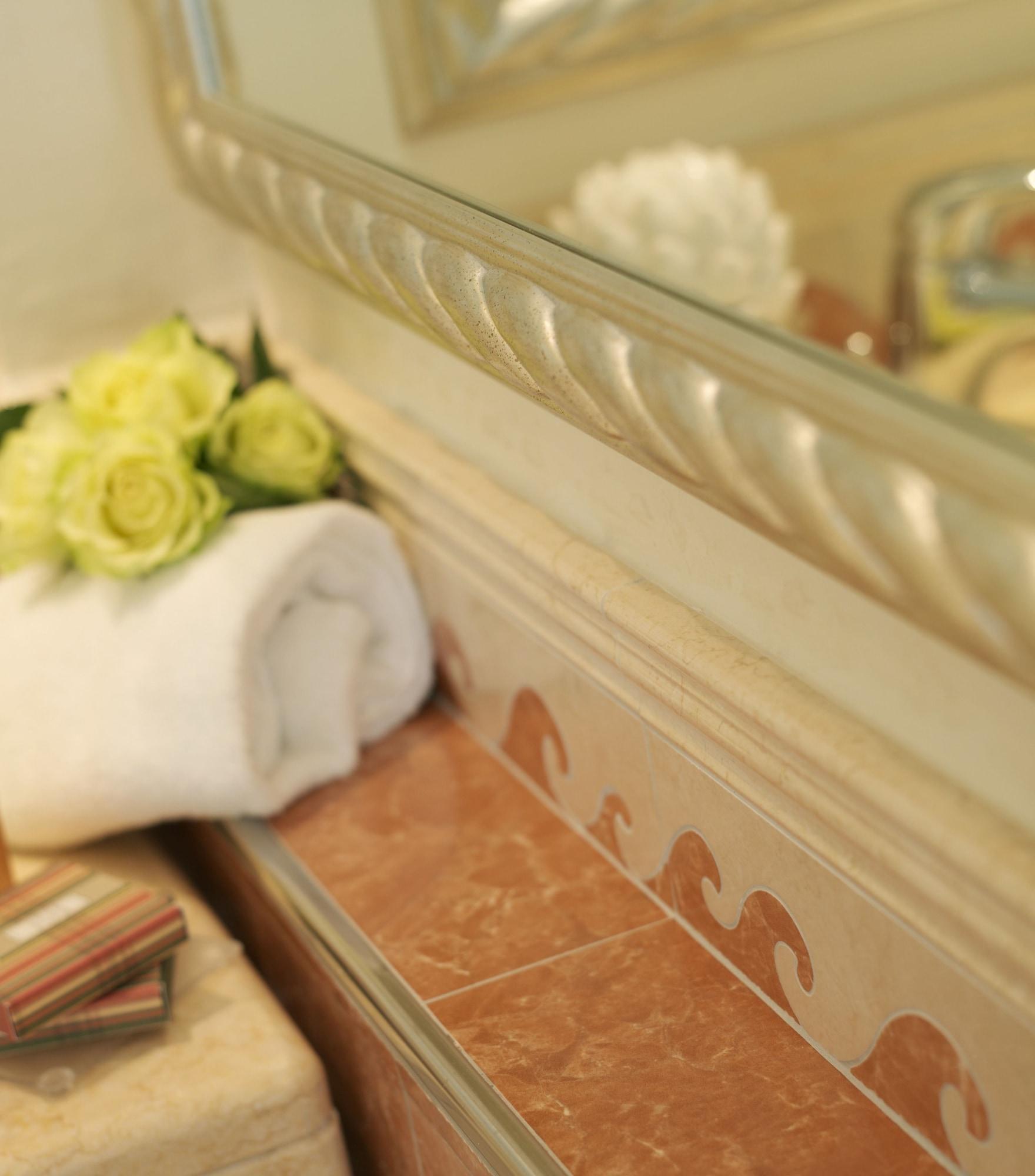 Hotel Tiffany'S Riccione Bagian luar foto