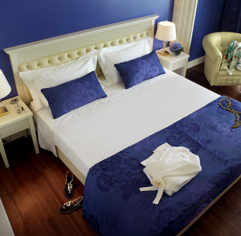 Hotel Tiffany'S Riccione Bagian luar foto